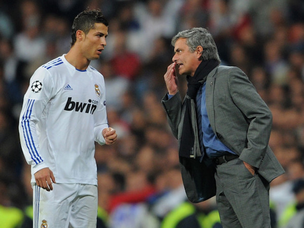Ronaldo hầu tòa, Mourinho bị cáo buộc trốn thuế