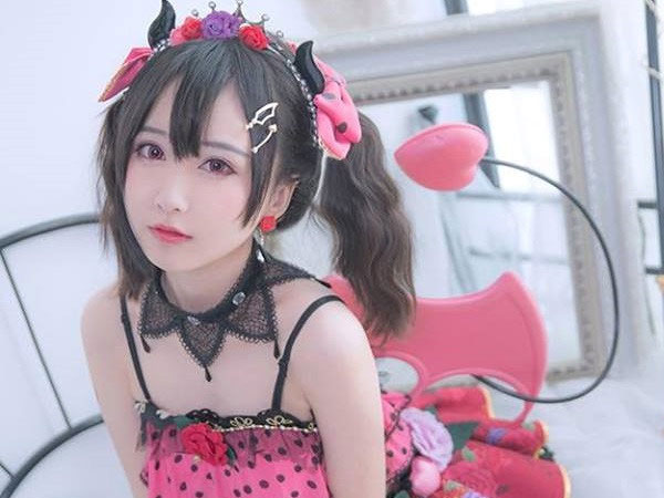 "Thiên thần cosplay" Trung Quốc có hàng triệu fan trên mạng