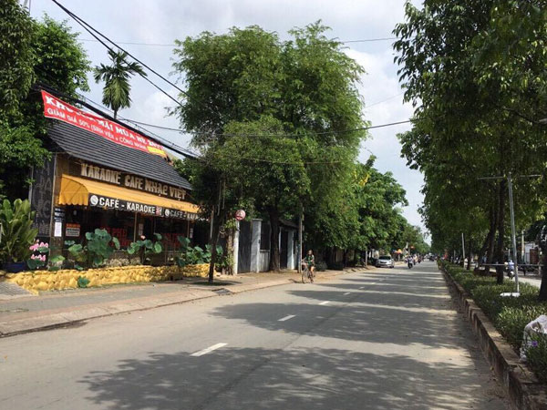 Truy tìm nhóm đối tượng đánh chết nam thanh niên trước quán karaoke