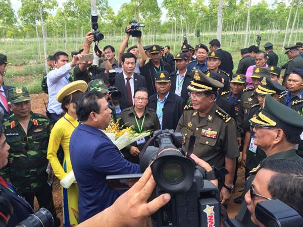 Thủ tướng Hun Sen thăm lại nơi đầu tiên đặt chân tới VN cách đây 40 năm