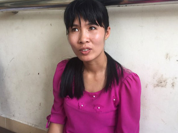 Người vợ kể lại phút bị 2 tên cướp đâm, cướp túi xách khi ngủ trong xe tải