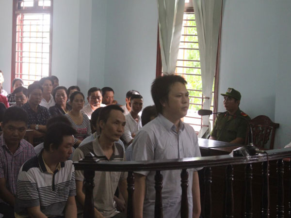 Thanh tra giao thông "hỏi thăm" xe có logo "A Di Đà Phật"
