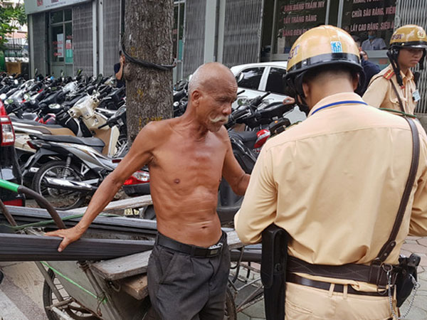 Hà Nội: Tạm giữ 400 xe ba bánh vi phạm giao thông