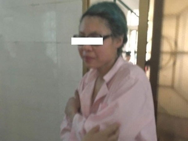 Hot girl Bella hạ sinh quý tử sau 3 tiếng ròng chửi bới đại náo bệnh viện
