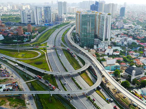 Thứ trưởng Bộ Giao thông: "Hạ tầng TP HCM kém xa Hà Nội"