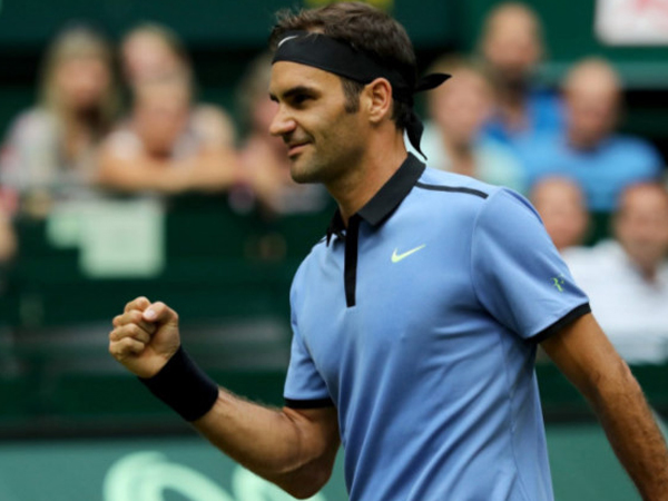 Federer hạ gục nhà vô địch để vào bán kết Halle Open