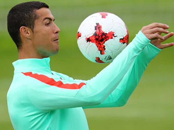 Ronaldo tin đã nộp thuế đúng luật
