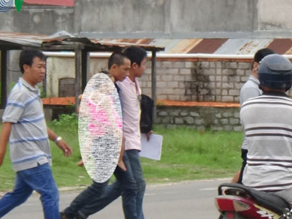 Công an Khánh Hòa về Bình Thuận khám nhà nghi can bắn chết người