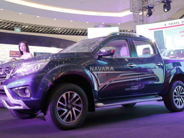 Ảnh thực tế Nissan Navara bản đặc biệt giá 815 triệu đồng ở VN