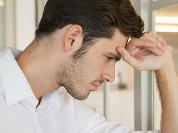 Bạn gái nói vào nhà nghỉ với bạn tôi để giúp tôi tỉnh ngộ
