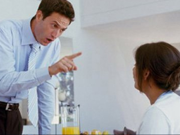 Chồng quán xuyến thu chi trong nhà và luôn coi thường tôi