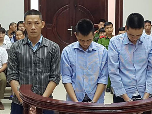 Hà Nội: Ba thanh niên ốp mìn nhà đối phương để rửa hận