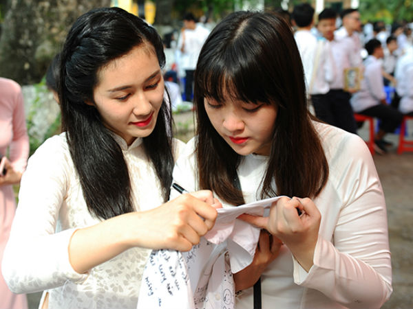 Hà Nội: Công bố điểm chuẩn trúng tuyển vào lớp 10 của 4 trường chuyên