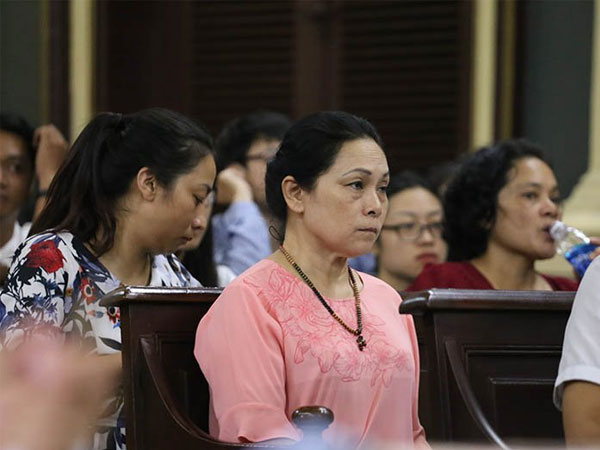 Mẹ hoa hậu Phương Nga lần đầu chia sẻ về vụ án của con