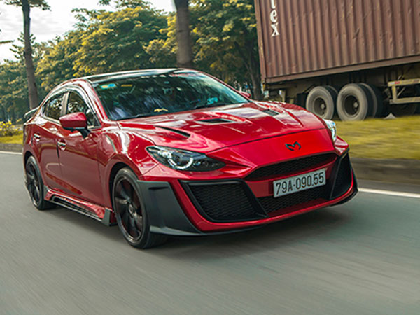 Mazda3 độ phong cách xe đua hàng độc tại Việt Nam