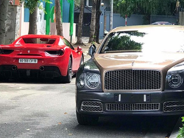 Nghi vấn Bentley Mulsanne EWB 2017 đầu tiên cập bến Việt Nam "chung nhà" Ferrari 488 Spider