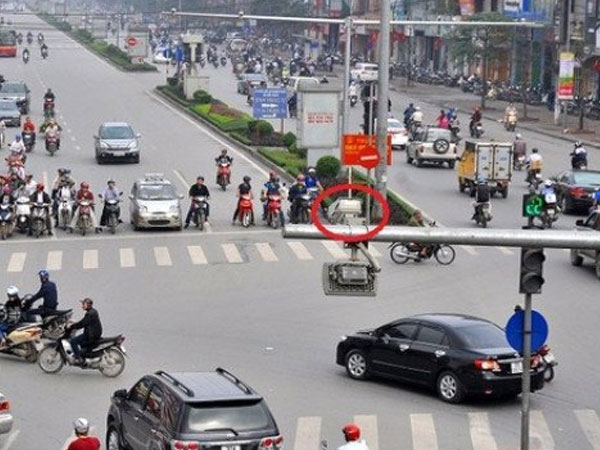 Camera giao thông Hà Nội bắt lỗi kiểu khác lạ