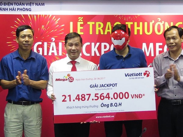 Người trúng jackpot 21,5 tỉ nhận giải, yêu cầu bảo mật danh tính