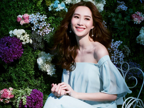 Thời trang trễ vai với mỹ nhân Việt chưa bao giờ lỗi mốt
