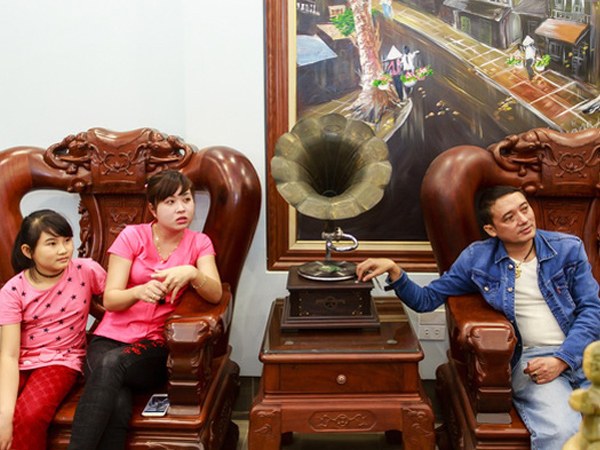 Vợ Chiến Thắng: "Tôi ra đi với 2 bàn tay trắng"