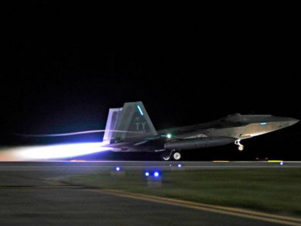 F-22 không còn tàng hình khi radar Nga trực chiến