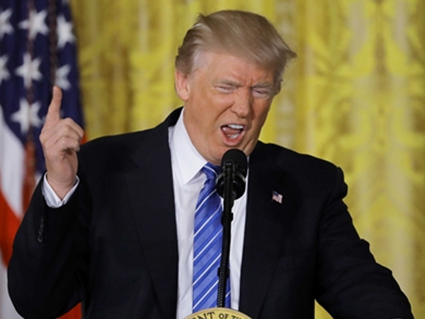 Háo hức gặp Putin, Trump khiến cố vấn lo ngại
