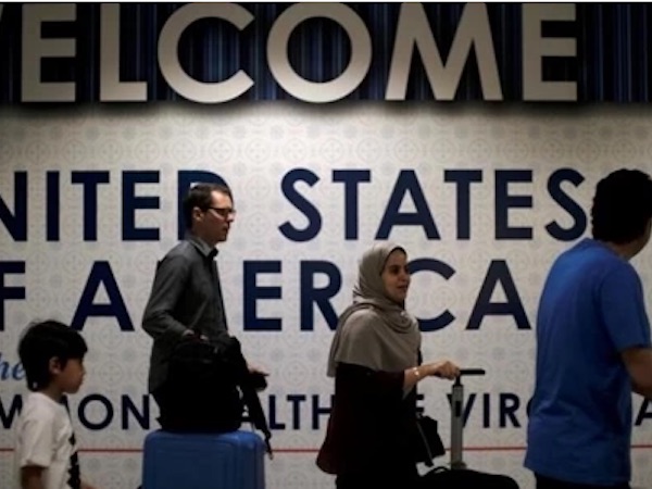 Mỹ áp dụng chính sách visa mới của ông Trump