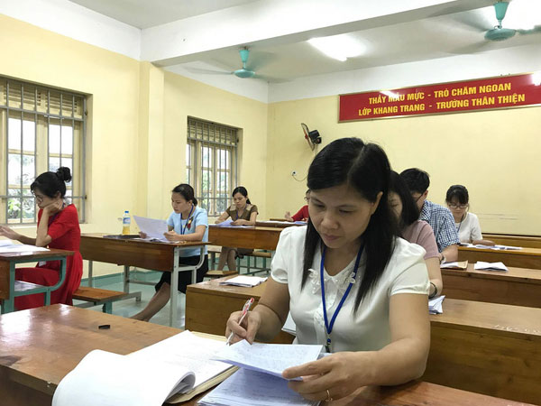 Chấm thi THPT quốc gia 2017: Đã có bài thi Ngữ văn bị điểm liệt