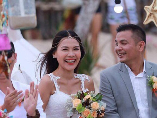Đám cưới hạnh phúc bên bãi biển của nữ MC tuyển chồng với chú rể tìm được sau 1 tháng