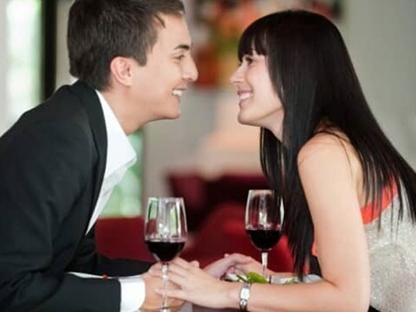 Vì sao phụ nữ thành đạt thường yêu đàn ông kém cỏi?