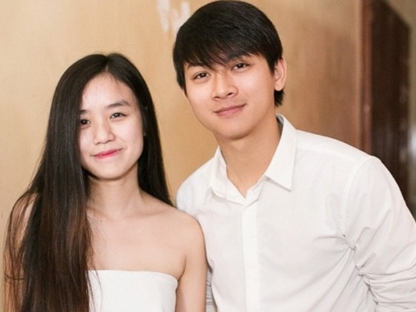 Hoài Lâm hạnh phúc đón tuổi 22 bên "vợ tương lai"