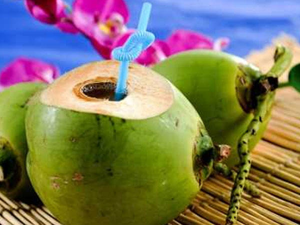 Bạn có biết vì sao các chuyên gia khuyên bạn dù đắt hay rẻ cũng nên bỏ tiền mua nước dừa về uống