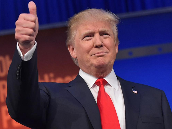 Ông Trump đang làm nước Mỹ yếu đi