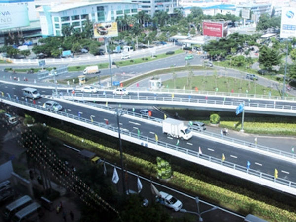 Thông xe 2 cầu vượt vào cửa ngõ sân bay Tân Sơn Nhất