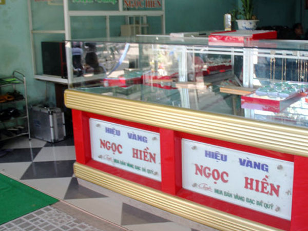 Trộm đột nhập "khoắng" sạch tiệm vàng lúc rạng sáng