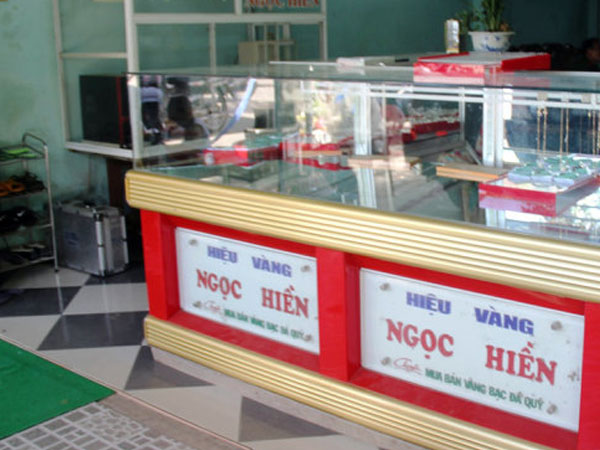 Trộm đột nhập "khoắng" sạch tiệm vàng lúc rạng sáng
