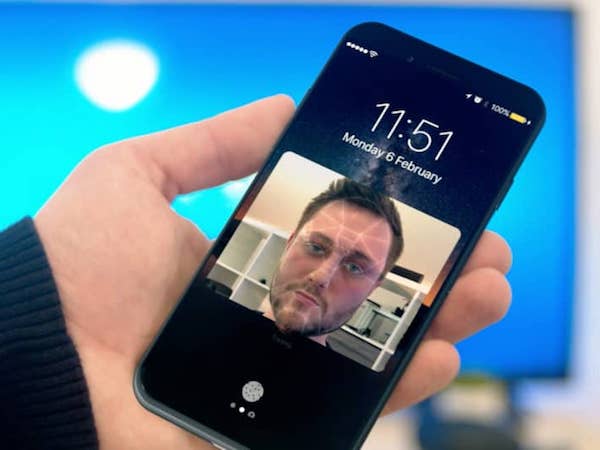 Apple thử nghiệm mở khóa iPhone bằng gương mặt