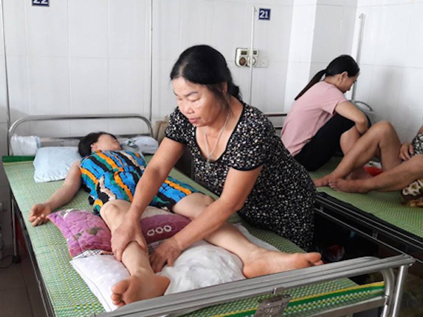 Cô giáo trẻ bị liệt nửa người sau một mũi tiêm vào mông, chưa tìm ra nguyên nhân