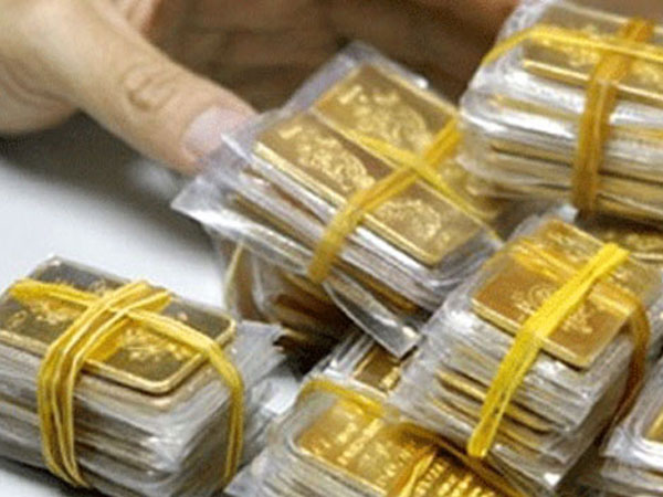 Giá vàng hôm nay 4/7: Liên tục xuyên đáy, nhạy cảm và hiếm thấy
