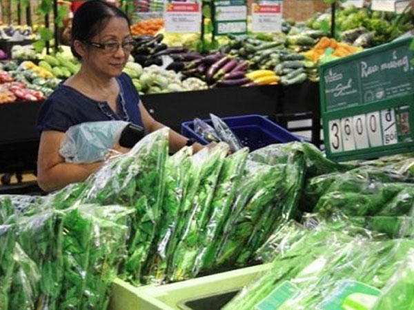 Khi rau đắt hơn thịt lại không cần giải cứu