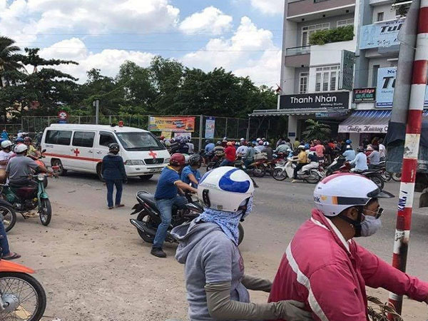 Lẻn vào tiệm áo cưới chém người rồi tự đâm mình nguy kịch