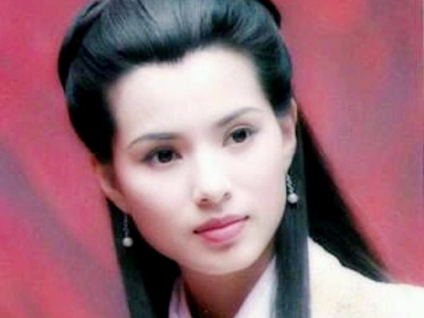 “Tiểu Long Nữ” đẹp nhất mọi thời đại: Hết lòng hy sinh vì tình yêu và cuộc sống không chồng ở tuổi U50