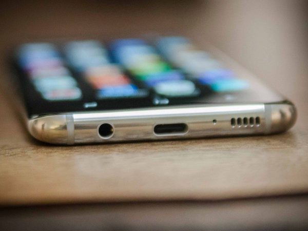 Android sẽ mang thế giới lại gần hơn nếu thay cổng tai nghe 3.5mm bằng USB-C