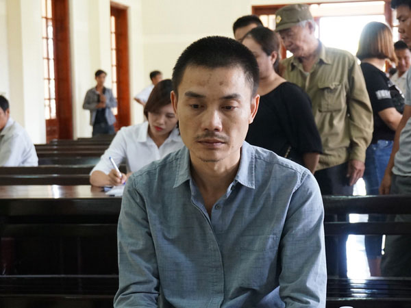 Kẻ giết người xin được phụng dưỡng cha mẹ, chăm sóc con bị hại