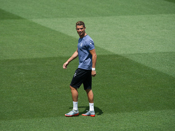 "Mua Ronaldo sẽ làm nội bộ Bayern Munich rối bời"