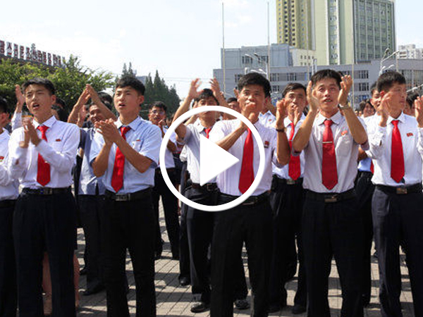 Video: Người Triều Tiên vui sướng nhận tin phóng tên lửa thành công