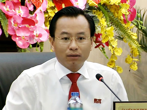 Bí thư Đà Nẵng: “Đi máy bay nhìn xuống phía tây thành phố đã nát hết”