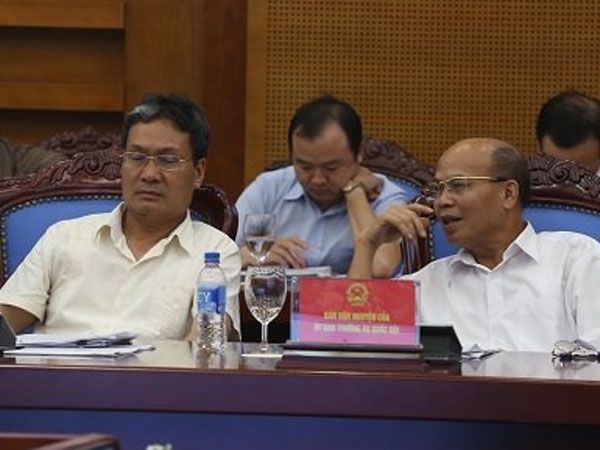 "Chỉ múc cát lên lấy tiền, có điều kiện tôi cũng múc"