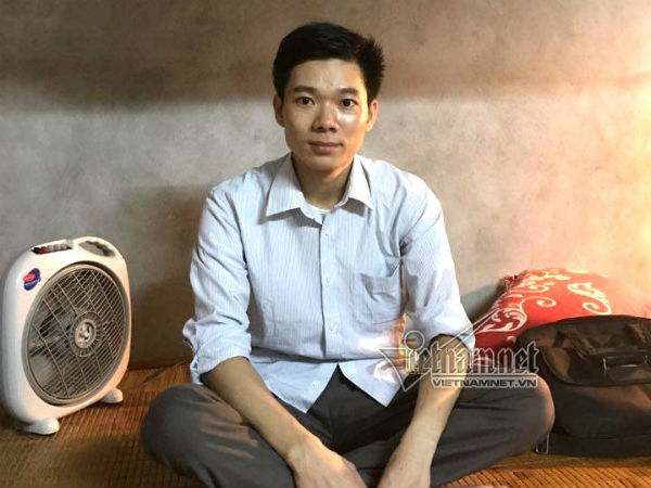 Giây phút BS Lương trở về, con gái khóc không nhận ra cha