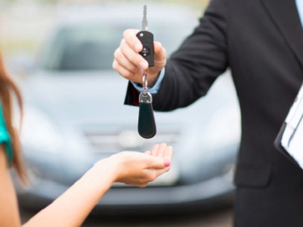 Mua xe bên thế chấp giữ giấy tờ gốc: Ngân hàng cũng lo "sốt vó"